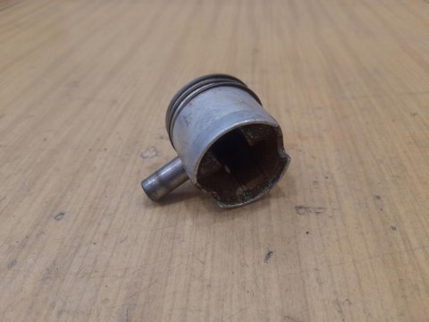 KIORITZ DM-9 CYLINDER TŁOK ORYGINAŁ KOMPLET KIORITZ DM-9 CYLINDER TŁOK ORYGINAŁ KOMPLET