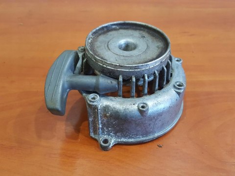 EFCO 8260 SZARPAK STARTER ROZRUSZNIK OBUDOWA EFCO 8260 SZARPAK STARTER ROZRUSZNIK OBUDOWA