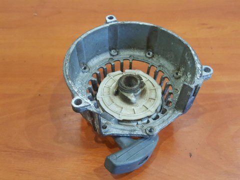 EFCO 8260 SZARPAK STARTER ROZRUSZNIK OBUDOWA EFCO 8260 SZARPAK STARTER ROZRUSZNIK OBUDOWA