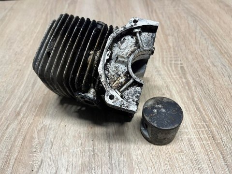 EFCO JET 300 CYLINDER TŁOK ORYGINAŁ KOMPLET EFCO JET 300 CYLINDER TŁOK ORYGINAŁ KOMPLET