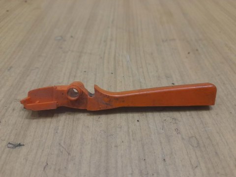 STIHL FSE 81 PRZYCISK WŁĄCZNIK DŹWIGNIA STIHL FSE 81 PRZYCISK WŁĄCZNIK DŹWIGNIA