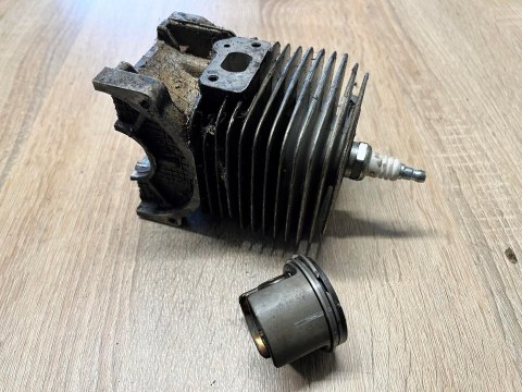 EFCO 400A CYLINDER TŁOK ORYGINAŁ KOMPLET EFCO 400A CYLINDER TŁOK ORYGINAŁ KOMPLET