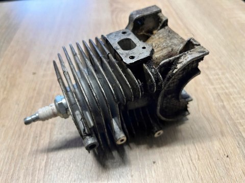 EFCO 400A CYLINDER TŁOK ORYGINAŁ KOMPLET EFCO 400A CYLINDER TŁOK ORYGINAŁ KOMPLET