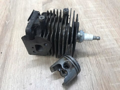 KAWASAKI TJ 27 CYLINDER TŁOK ORYGINAŁ KOMPLET KAWASAKI TJ 27 CYLINDER TŁOK ORYGINAŁ KOMPLET