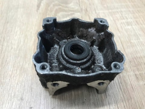 KAWASAKI TJ 27 KARTER OBUDOWA SILNIKA KORPUS KAWASAKI TJ 27 KARTER OBUDOWA SILNIKA KORPUS