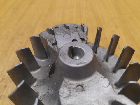 KAWASAKI TG 24 MAGNETO KOŁO MAGNESOWE KAWASAKI TG 24 MAGNETO KOŁO MAGNESOWE