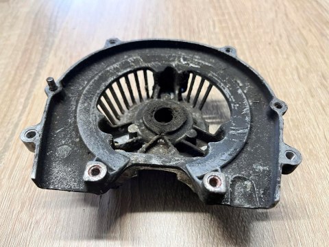 KAWASAKI TG 33 KARTER OBUDOWA SILNIKA POŁÓWKA KAWASAKI TG 33 KARTER OBUDOWA SILNIKA POŁÓWKA