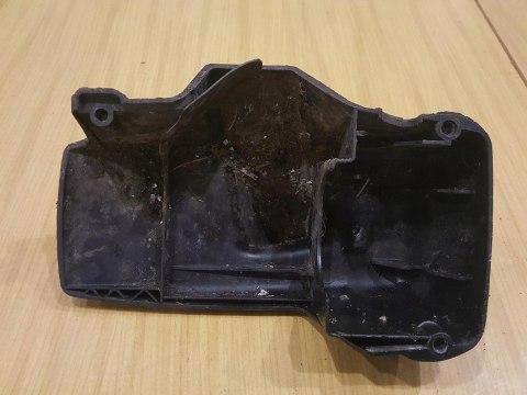 POULAN PRO 220 OSŁONA OBUDOWA POKRYWA KORPUS POULAN PRO 220 OSŁONA OBUDOWA POKRYWA KORPUS