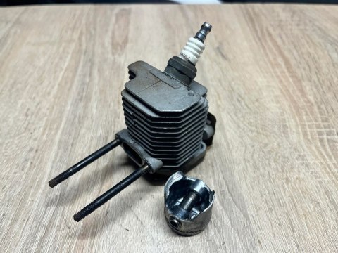 KAWASAKI TG 18 CYLINDER TŁOK ORYGINAŁ KOMPLET KAWASAKI TG 18 CYLINDER TŁOK ORYGINAŁ KOMPLET