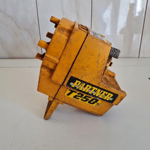 PARTNER T250 OSŁONA OBUDOWA KORPUS PARTNER T250 OSŁONA OBUDOWA KORPUS