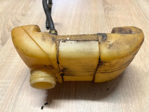 KAWASAKI TD 33 ZBIORNIK PALIWA BAK KAWASAKI TD 33 ZBIORNIK PALIWA BAK