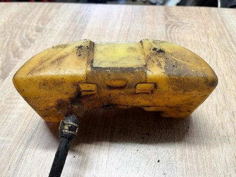 KAWASAKI TD 33 ZBIORNIK PALIWA BAK KAWASAKI TD 33 ZBIORNIK PALIWA BAK
