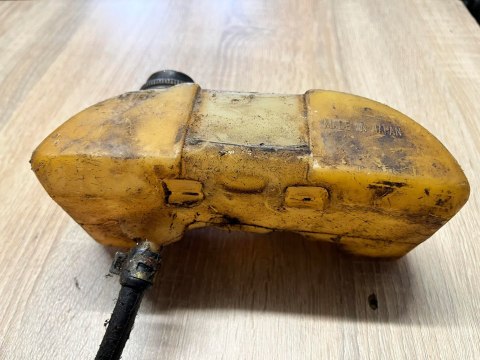 KAWASAKI TD 33 ZBIORNIK PALIWA BAK KAWASAKI TD 33 ZBIORNIK PALIWA BAK