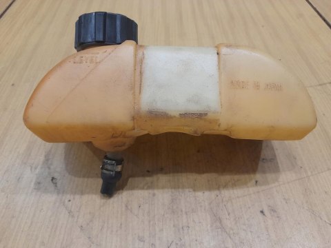 KAWASAKI TD 33 ZBIORNIK PALIWA BAK KAWASAKI TD 33 ZBIORNIK PALIWA BAK
