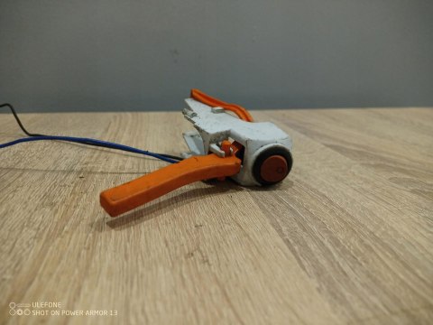 STIHL FS 40 DŹWIGNIA RĄCZKA WŁĄCZNIK OBUDOWA STIHL FS 40 DŹWIGNIA RĄCZKA WŁĄCZNIK OBUDOWA