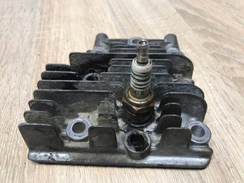 KAAZ LM 530 GŁOWICA CYLINDRA POKRYWA KAAZ LM 530 GŁOWICA CYLINDRA POKRYWA
