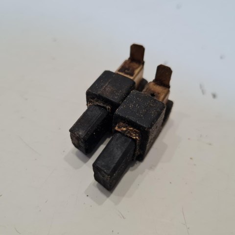 DOLMAR ES-40A SZCZOTKI WĘGLOWE SZCZOTKOTRZYMACZE KPL DOLMAR ES-40A SZCZOTKI WĘGLOWE SZCZOTKOTRZYMACZE KPL