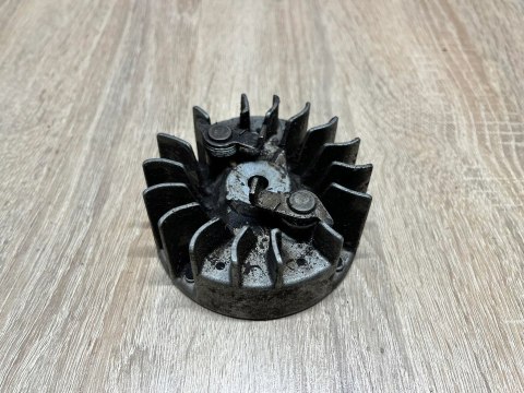 JONSERED CS 2138 MAGNETO KOŁO MAGNESOWE JONSERED CS 2138 MAGNETO KOŁO MAGNESOWE