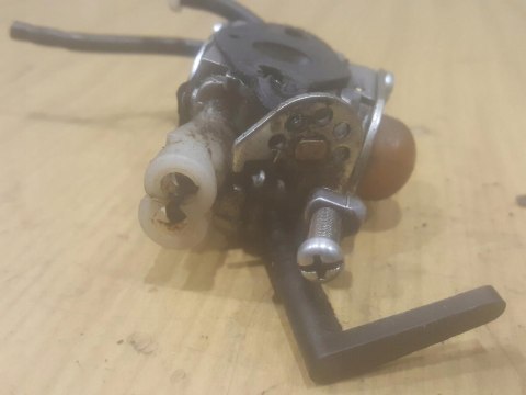D33 30CC GAŹNIK ORYGINAŁ D33 30CC GAŹNIK ORYGINAŁ