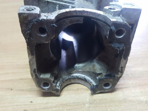 DEMON CS 2500 CYLINDER TŁOK ORYGINAŁ KOMPLET DEMON CS 2500 CYLINDER TŁOK ORYGINAŁ KOMPLET