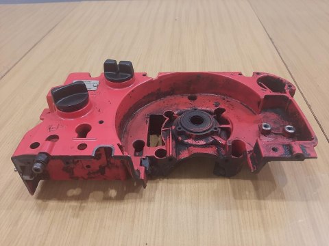 JONSERED 930 KARTER OBUDOWA SILNIKA KORPUS POŁÓWKA JONSERED 930 KARTER OBUDOWA SILNIKA KORPUS POŁÓWKA