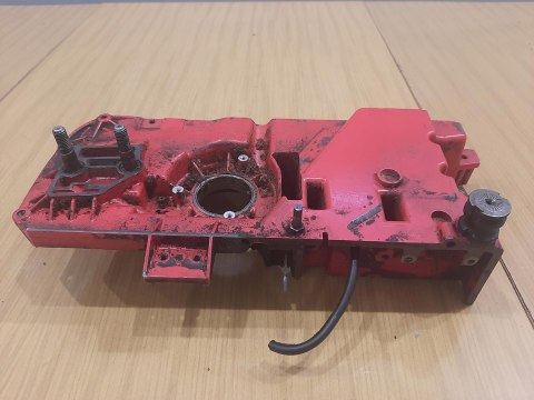 JONSERED 930 KARTER OBUDOWA SILNIKA KORPUS POŁÓWKA JONSERED 930 KARTER OBUDOWA SILNIKA KORPUS POŁÓWKA
