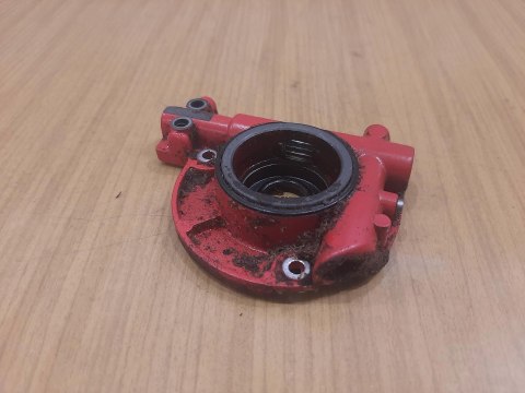 JONSERED 930 POMPA POMPKA OLEJU OLEJOWA JONSERED 930 POMPA POMPKA OLEJU OLEJOWA
