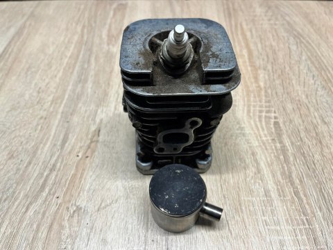 JONSERED CS 2138 CYLINDER TŁOK ORYGINAŁ KOMPLET JONSERED CS 2138 CYLINDER TŁOK ORYGINAŁ KOMPLET