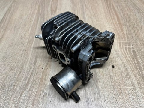 JONSERED CS 2138 CYLINDER TŁOK ORYGINAŁ KOMPLET JONSERED CS 2138 CYLINDER TŁOK ORYGINAŁ KOMPLET
