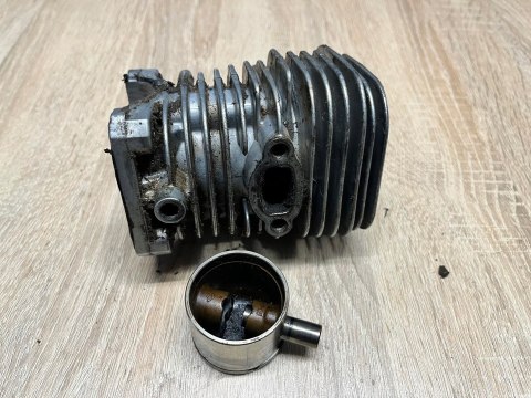 JONSERED CS 2138 CYLINDER TŁOK ORYGINAŁ KOMPLET JONSERED CS 2138 CYLINDER TŁOK ORYGINAŁ KOMPLET