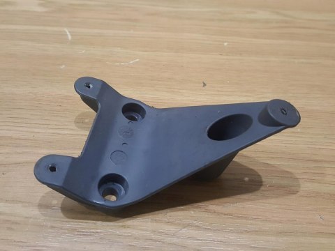 OLEO-MAC SPARTA 250 TR UCHWYT MOCOWANIE STELAŻ OLEO-MAC SPARTA 250 TR UCHWYT MOCOWANIE STELAŻ