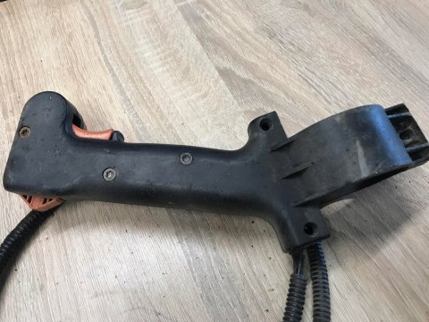 STIHL BR 380 400 420 RĄCZKA GAZU RĘKOJEŚĆ MANETKA STIHL BR 380 400 420 RĄCZKA GAZU RĘKOJEŚĆ MANETKA