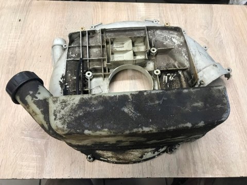 STIHL BR 400 OSŁONA OBUDOWA POKRYWA ZBIORNIK BAK STIHL BR 400 OSŁONA OBUDOWA POKRYWA ZBIORNIK BAK