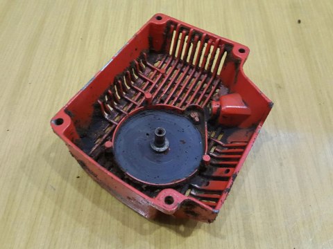 JONSERED 451E SZARPAK STARTER OBUDOWA OSŁONA JONSERED 451E SZARPAK STARTER OBUDOWA OSŁONA