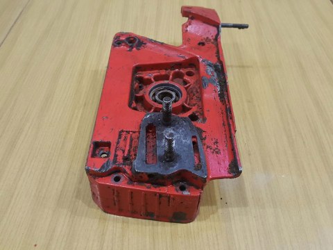 JONSERED 625 KARTER OBUDOWA SILNIKA POŁÓWKA KORPUS JONSERED 625 KARTER OBUDOWA SILNIKA POŁÓWKA KORPUS