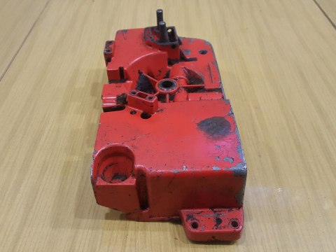 JONSERED 451 KARTER OBUDOWA SILNIKA POŁÓWKA KORPUS JONSERED 451 KARTER OBUDOWA SILNIKA POŁÓWKA KORPUS