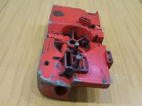 JONSERED 451 KARTER OBUDOWA SILNIKA POŁÓWKA KORPUS JONSERED 451 KARTER OBUDOWA SILNIKA POŁÓWKA KORPUS