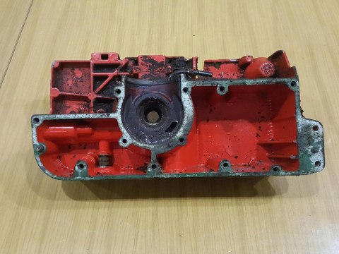 JONSERED 451 KARTER OBUDOWA SILNIKA POŁÓWKA KORPUS JONSERED 451 KARTER OBUDOWA SILNIKA POŁÓWKA KORPUS
