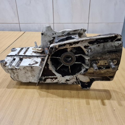 STIHL 08 08S KARTERY OBUDOWA SILNIKA KORPUS BLOK KOMPLET STIHL 08 08S KARTERY OBUDOWA SILNIKA KORPUS BLOK KOMPLET