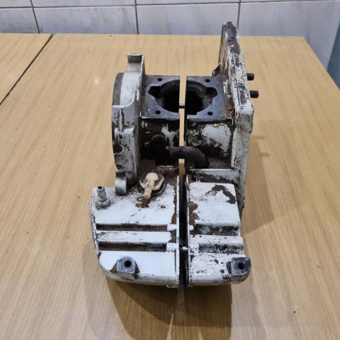 STIHL 08 08S KARTERY OBUDOWA SILNIKA KORPUS BLOK KOMPLET STIHL 08 08S KARTERY OBUDOWA SILNIKA KORPUS BLOK KOMPLET