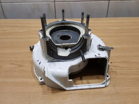 STIHL 1106 CONTRA KARTER OBUDOWA POŁÓWKA BLOK STIHL 1106 CONTRA KARTER OBUDOWA POŁÓWKA BLOK