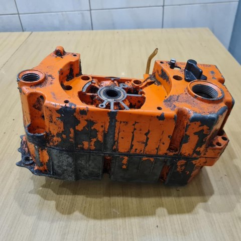 OLEO-MAC 350 AF KARTERY OBUDOWA SILNIKA KORPUS KOMPLET OLEO-MAC 350 AF KARTERY OBUDOWA SILNIKA KORPUS KOMPLET