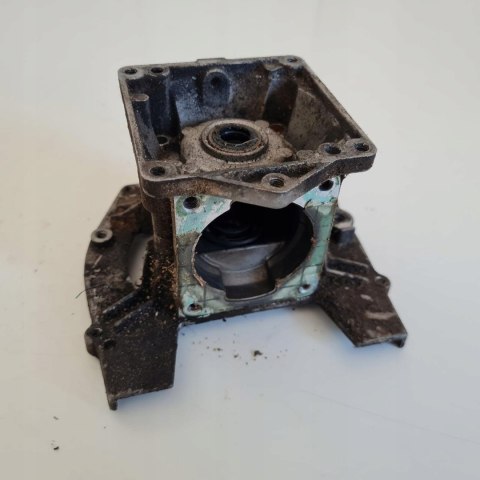 OLEO-MAC 740T KARTER OBUDOWA SILNIKA KORPUS OLEO-MAC 740T KARTER OBUDOWA SILNIKA KORPUS