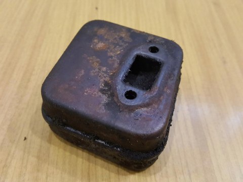 OLEO-MAC 935 DF TŁUMIK WYDECH OLEO-MAC 935 DF TŁUMIK WYDECH
