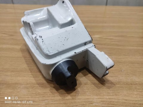 STIHL 045 OBUDOWA KORPUS POŁÓWKA POKRYWA ZBIORNIK STIHL 045 OBUDOWA KORPUS POŁÓWKA POKRYWA ZBIORNIK
