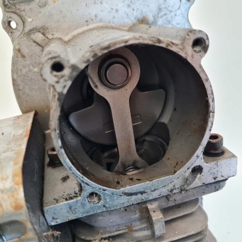CMI 236316 SILNIK WAŁ CYLINDER TŁOK MAGNETO TŁUMIK KPL CMI 236316 SILNIK WAŁ CYLINDER TŁOK MAGNETO TŁUMIK KPL