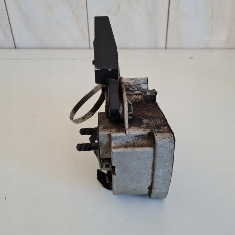 IKRA MOGATEC PKS 4240 KARTER OBUDOWA SILNIKA KORPUS IKRA MOGATEC PKS 4240 KARTER OBUDOWA SILNIKA KORPUS