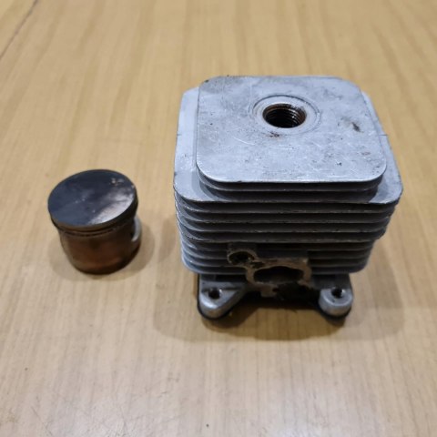 IKRA MOGATEC BAS 3020 CYLINDER TŁOK ORYGINAŁ KOMPLET IKRA MOGATEC BAS 3020 CYLINDER TŁOK ORYGINAŁ KOMPLET