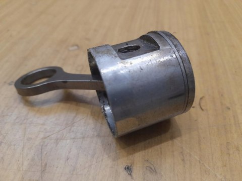NAUTAC 236 CYLINDER TŁOK ORYGINAŁ KOMPLET NAUTAC 236 CYLINDER TŁOK ORYGINAŁ KOMPLET