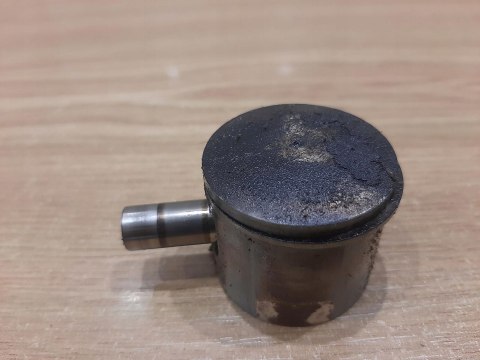 OLEO-MAC 234F CYLINDER TŁOK ORYGINAŁ KOMPLET OLEO-MAC 234F CYLINDER TŁOK ORYGINAŁ KOMPLET
